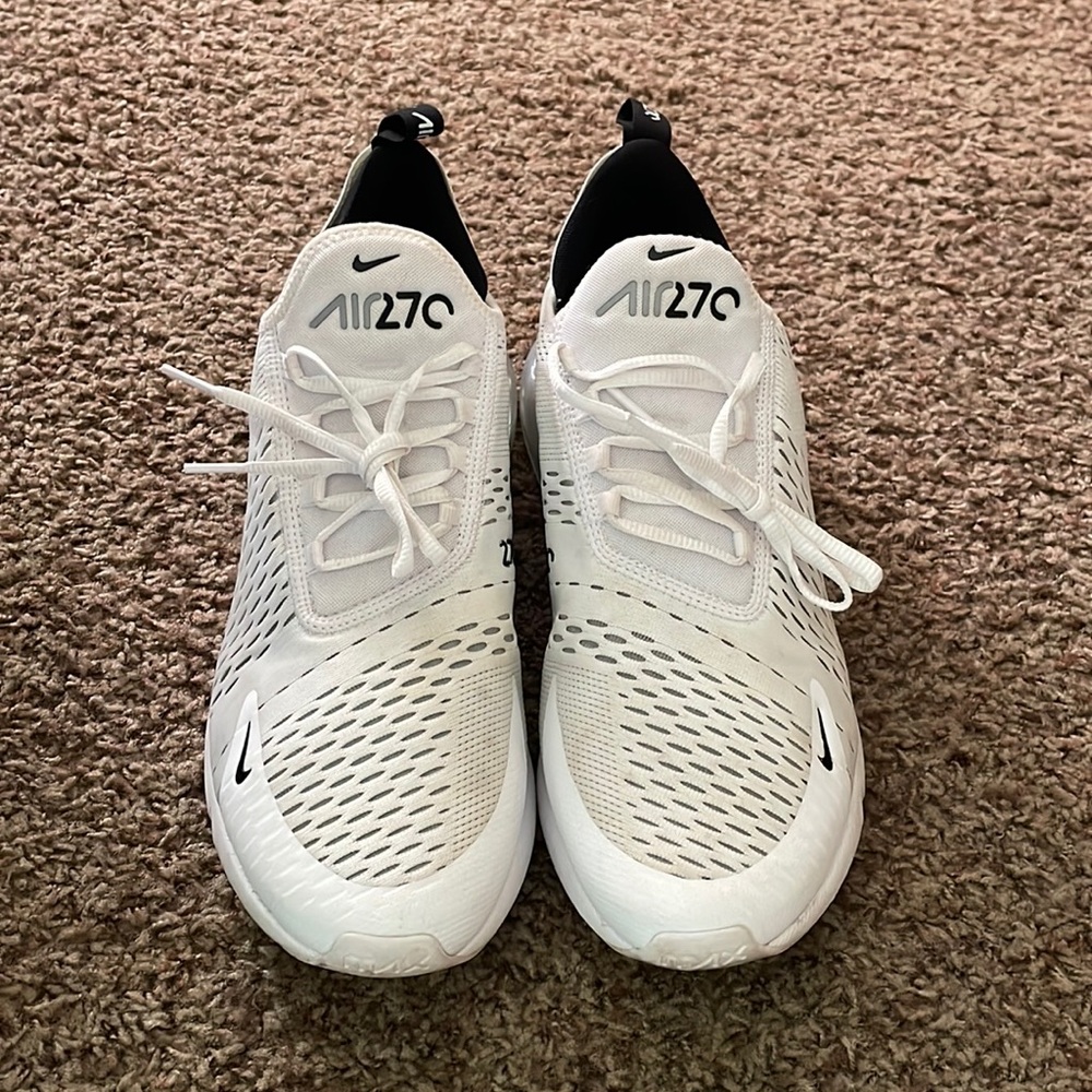 White Nike Airmax 270